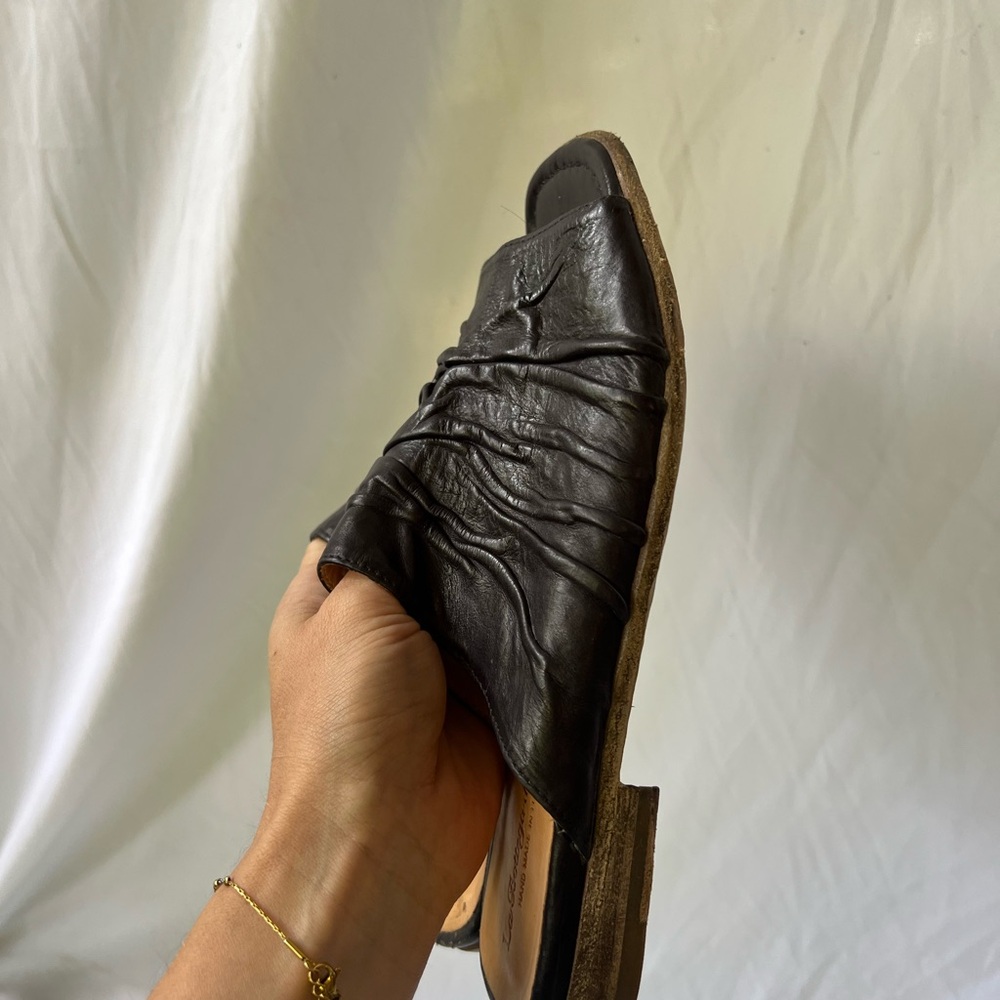 Black Sandals for Effortless Style - Picture 8 of 11